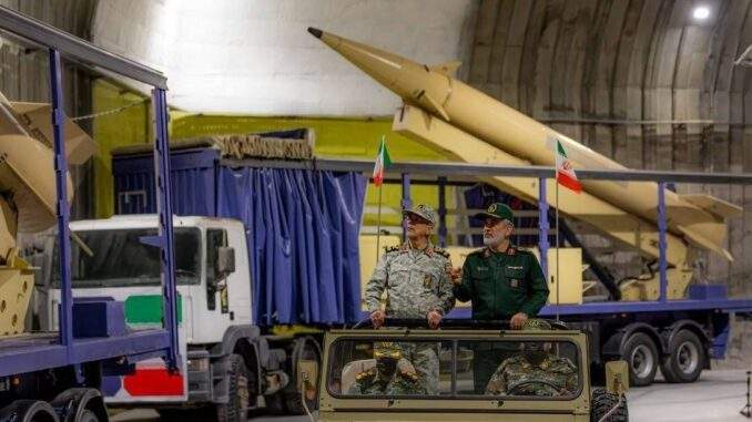 تقرير يكشف: إيران تسعى لتعزيز ترسانتها الصاروخية بمواد صينية حاسمة