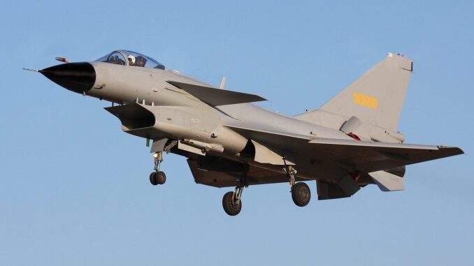 توازن القوى الجوية: كيف تردع باكستان الهند رغم تفوقها العددي؟