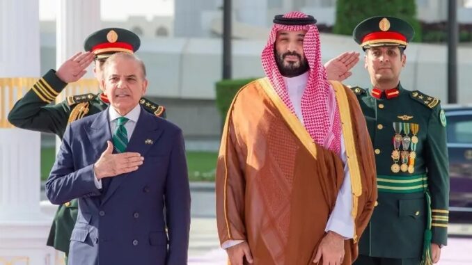 تحالف جديد؟ السعودية وباكستان تُعلنان ميثاق الردع المشترك ويبحثان التعاون العسكري والتكنولوجي