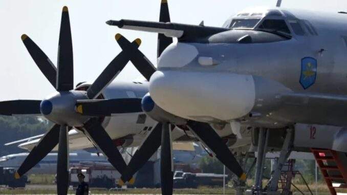 تدمير القاذفات الإستراتيجية الروسية: نقطة تحول في الحرب الروسية – الأوكرانية