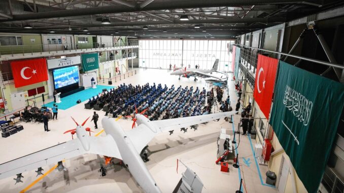 اختتام برنامج تدريب ضباط القوات الجوية السعودية على المسيّرة الهجومية “بيرقدار أقنجي”