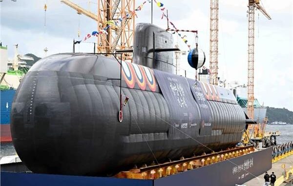 كوريا الجنوبية تدشن غواصة KSS-III Batch-II ببطاريات ليثيوم أيون متطورة.. هل تغير ميزان القوى؟