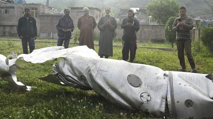 حادث الطائرات الهندية.. خبير دفاعي يحلل مخاطر التصعيد وقدرات “رافال” في مواجهة باكستان
