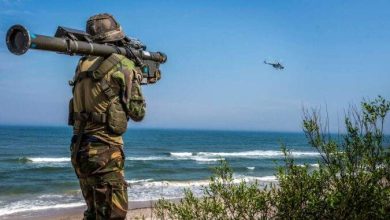 “ستينغر” أم “ستريلا”.. من انتصر في معركة السماء بين الشرق والغرب؟