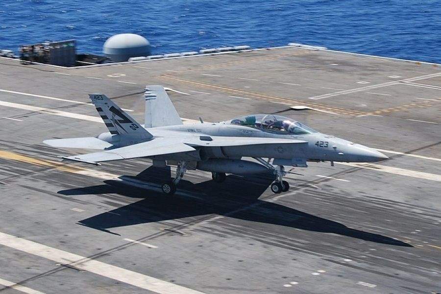 طائرة إف/أ-إف18 سوبر هورنيت