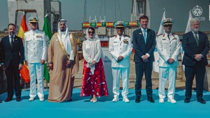 القوات البحرية السعودية تحتفي بترسية سفينة “المدينة” في حوض بناء السفن التابع لشركة “نافانتيا” الإسبانية
