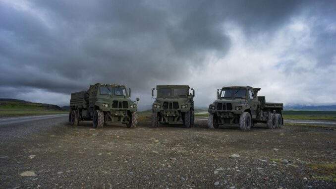 “أوشكوش ديفينس” تُبرم عقدًا ضخمًا لتوريد شاحنات FMTV A2 للجيش الأمريكي