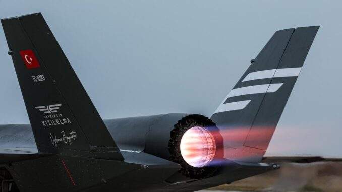 “قزل إلما” تدخل الإنتاج الكمي: تركيا تستعد لتسليح جيشها بأول مقاتلة مسيرة محلية الصنع