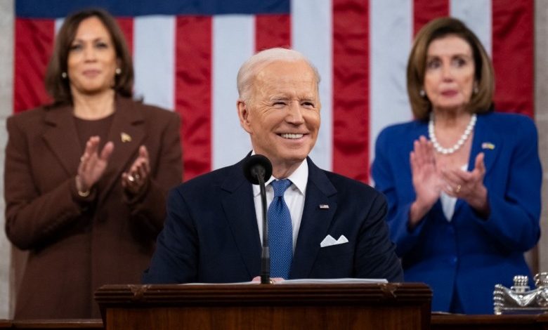 “فورين بوليسي”: بايدن يمكن أن يحوّّل الحرب في أوكرانيا إلى حرب عالمية