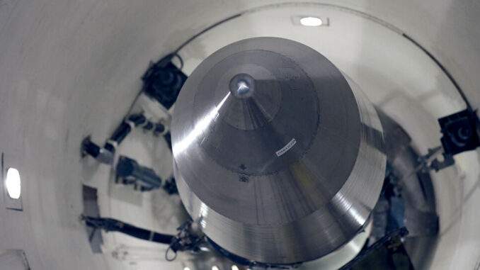 الولايات المتحدة تطلق صاروخ “مينيتمان 3” الباليستي العابر للقارات.. تعرف الى ابرز مواصفاته