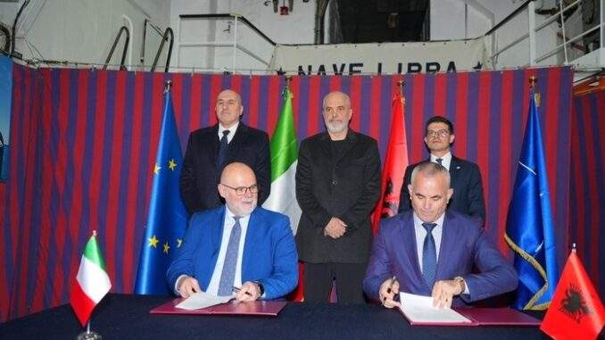 “فينكانتيري” الإيطالية و”Kayo” الألبانية توقعان مذكرة تفاهم استراتيجية لتطوير الصناعات البحرية في ألبانيا