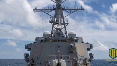 مدمرة أمريكية تبحر قرب جزر في بحر الصين الجنوبي