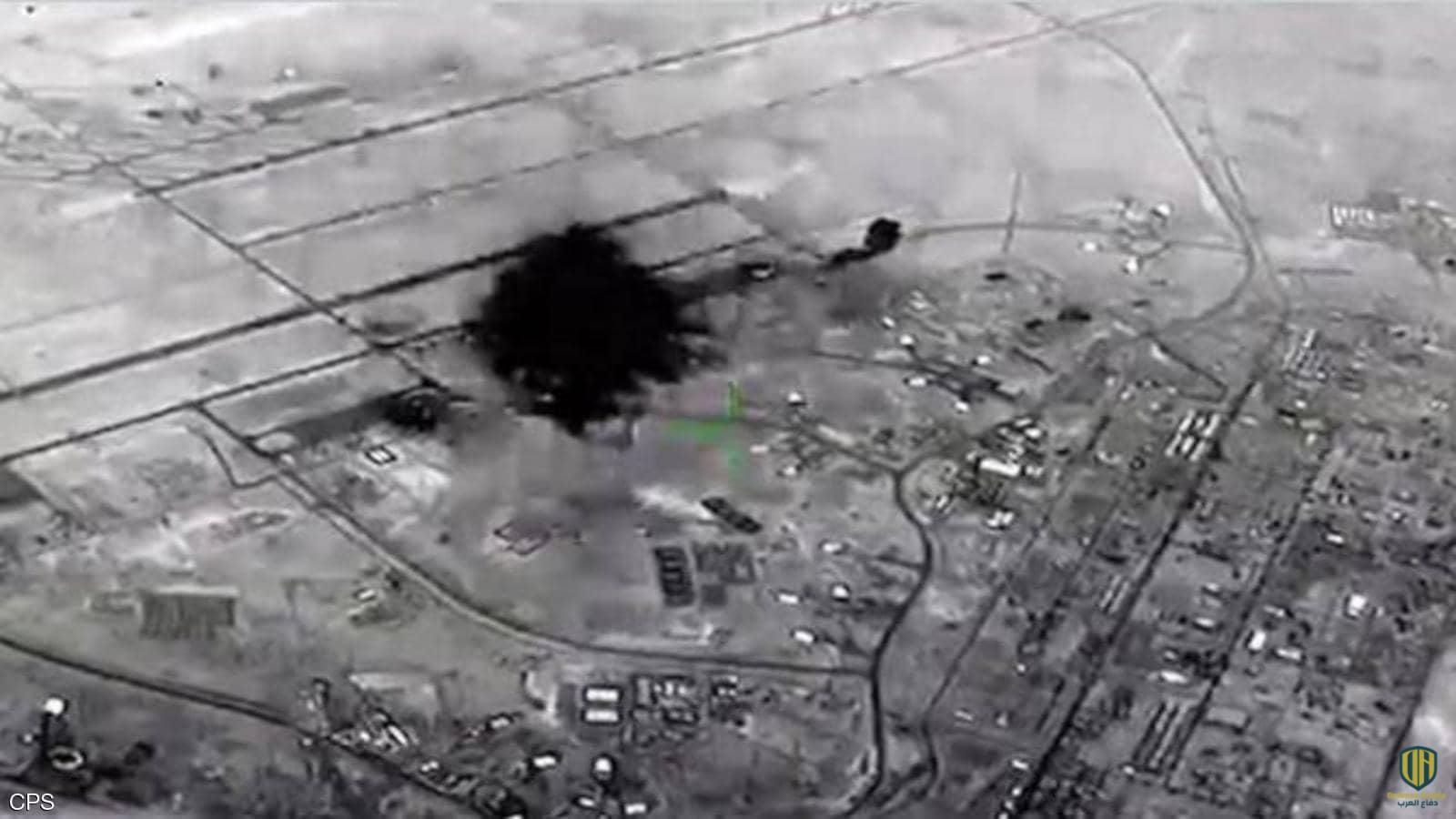 لحظة قصف قاعدة عين الأسد (سكاي نيوز عربية)