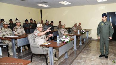 وزير الدفاع المصري يشاهد أنشطة مناورات النجم الساطع (فيديو)