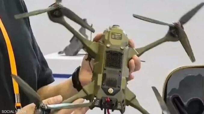 الصين تعرض طائرة مسيرة صغيرة يمكن حملها بسهولة