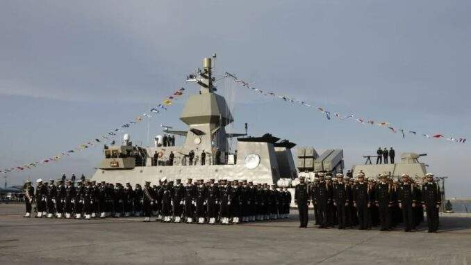 الجيش الإيراني يضم مدمرة “ديلمان” إلى أسطوله.. ابرز ما تتميز به هذه المدمرة