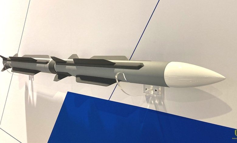 “بوينغ” تكشف عن مفهوم جديد لصاروخ جو-جو بعيد المدى