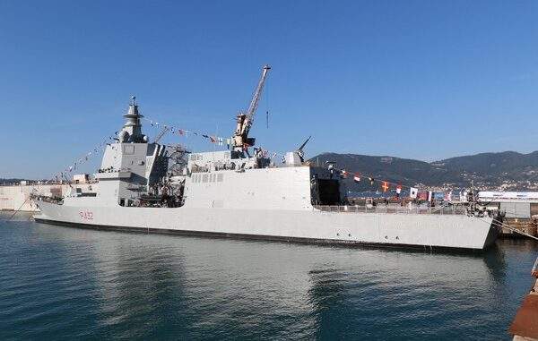 “فينكانتييري” تسلّم البحرية الإيطالية سفينة حربية جديدة