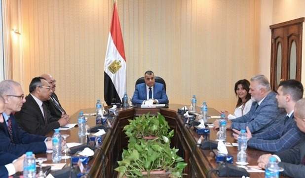 وزير الإنتاج الحربي المصري يستقبل وفد يوناني لبحث التعاون فى الصناعات الدفاعية