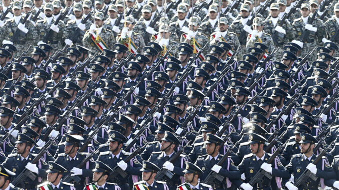 الجيش الإيراني يكشف عن إنجازات باهرة في قسم الاتصالات العسكرية