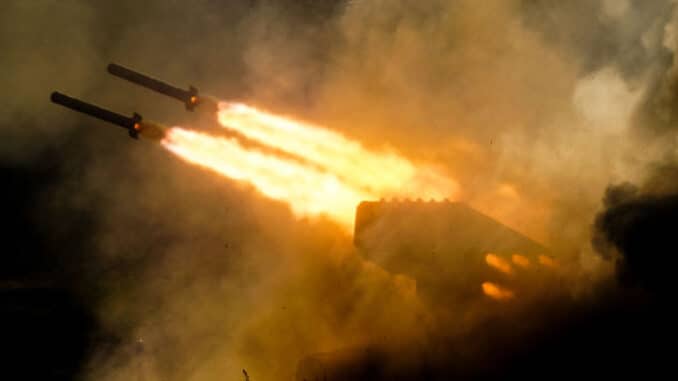 تستخدمها القوات الروسية في أوكرانيا.. ما هي قدرات قاذفة اللهب الروسية “توسوتشكا”