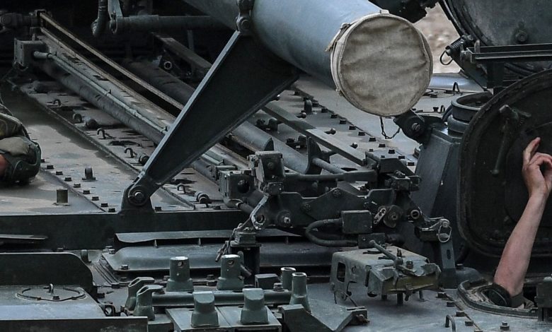 مدفع هاون روسي خارق يصل الى ارض المعارك في أوكرانيا