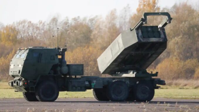 مشاكل في المعدات واللوجستيات تعرقل إنتاج صواريخ راجمات “هيمارس”