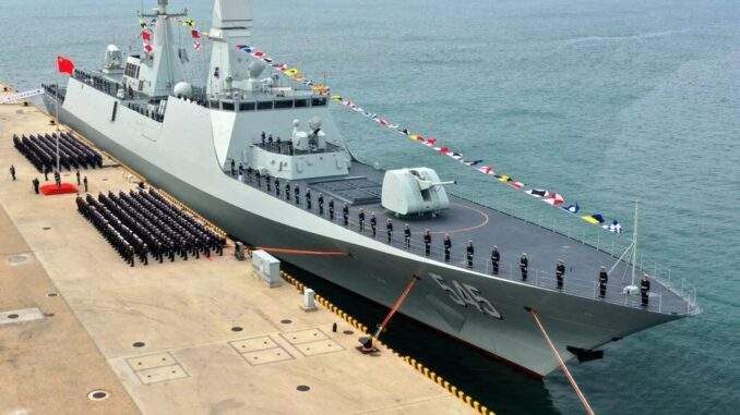 الصين تزود أسطولها الحربي بفرقاطة شبحية