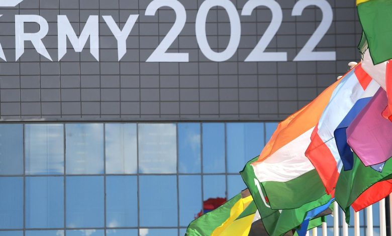 الكشف عن مدرعة “النمر” المزودة بمنظومات مضادة للمسيّرات الجوية (فيديو)