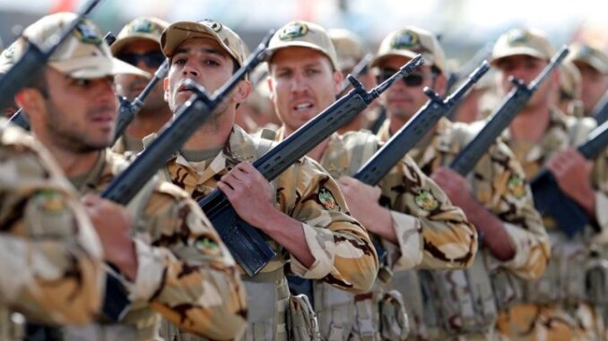 القوات البرية الإيرانية تعلن استعداداها للقيام بأي مهمة