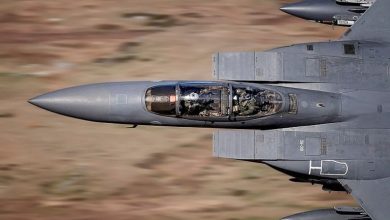 “ميليتاري واتش”: طائرة “إف-15” الأمريكية لا تمتلك قدرات مماثلة لتلك الموجودة في “سو-30” الروسية