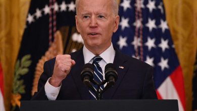 أسوشيتد برس: إدارة بايدن تدرس فرض عقوبات جديدة على الحوثيين