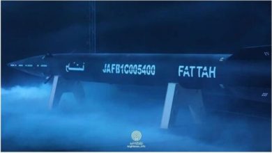إيران تستعرض قدرات صاروخها فرط الصوتي “فتّاح”