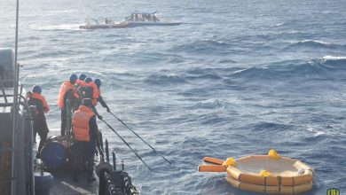 بالصور: القوات المسلحة المصرية تنفذ تجربة تحاكي إنقاذ عبارة ‏غارقة