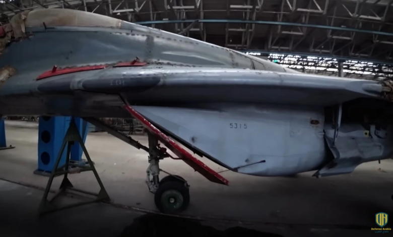 بالفيديو: مدونون روس يتسللون إلى مصنع مقاتلة روسية