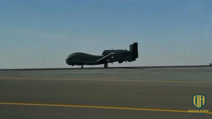 الحرس الثوري يعرض طائرة الأمريكية أسقطها العام الماضي