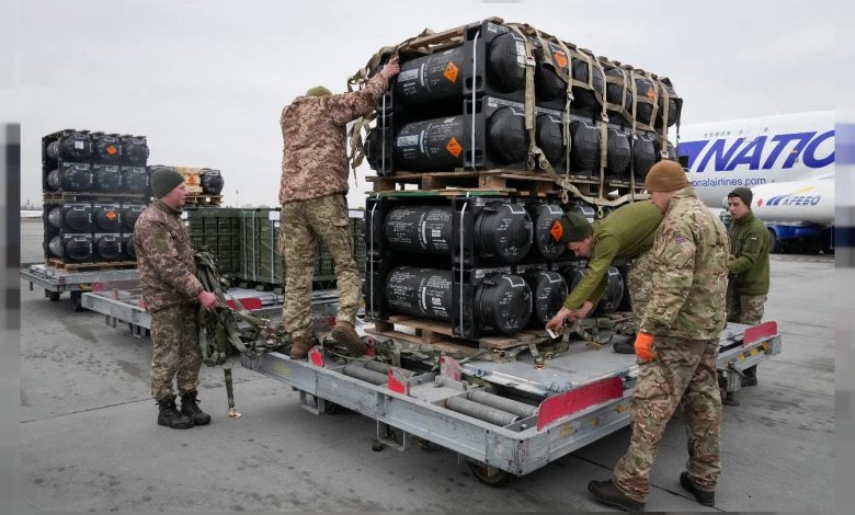 البنتاغون يطالب كييف البدء بدفع ثمن الأسلحة التي ترسلها واشنطن لها