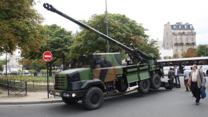 هل زوّدت فرنسا أوكرانيا بمدافع “قيصر” من احتياطيات جيشها؟