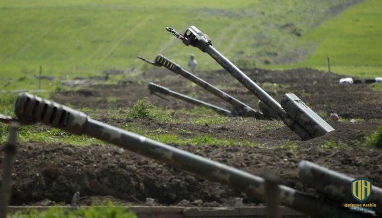 أنباء عن حشد الجيش الإيراني وحداته على حدود أذربيجان