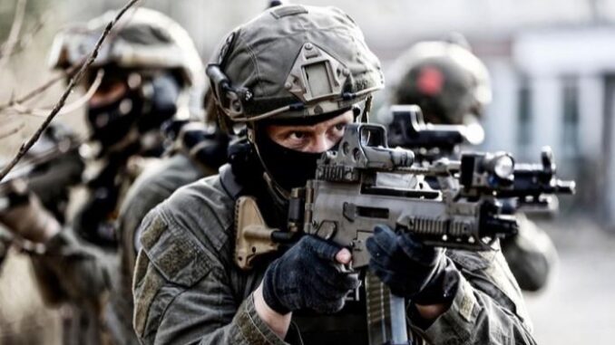 لعبوا برؤوس خنازير وأدوا التحية النازية.. تفكيك سرية من قوات النخبة بالجيش الألماني