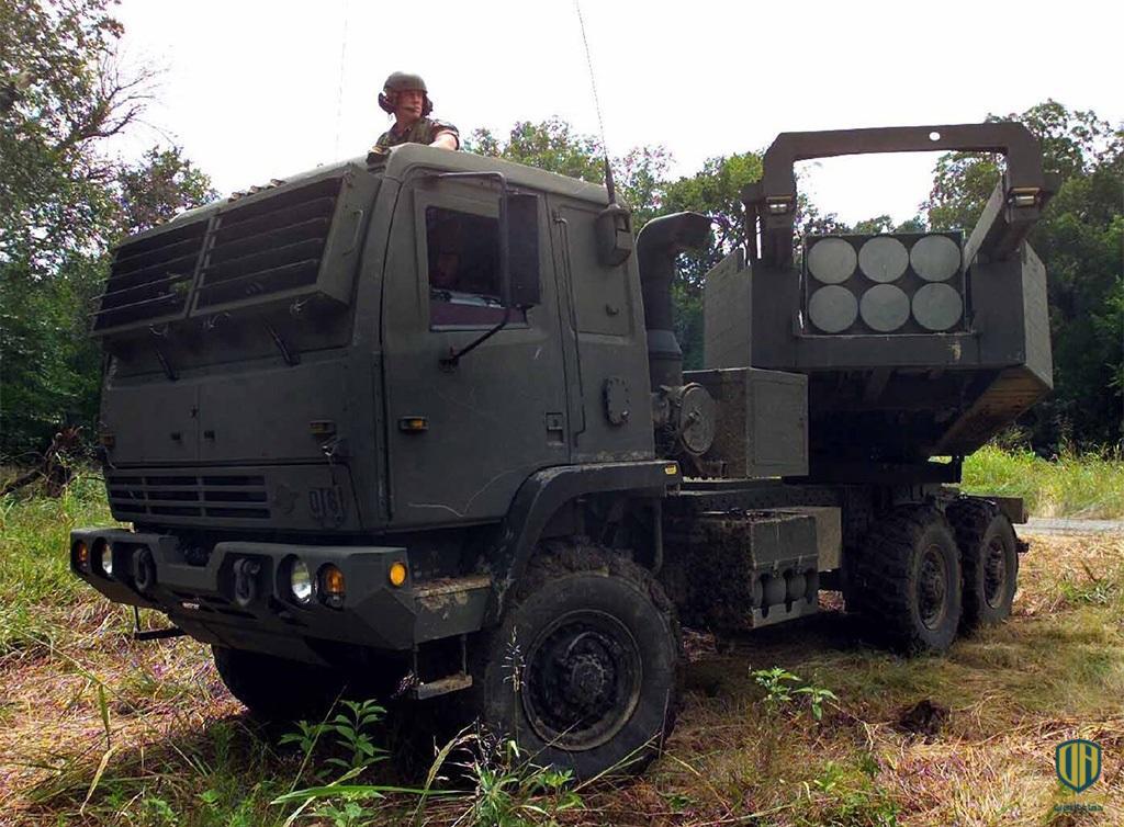 راجمة الصواريخ "هيمارس"