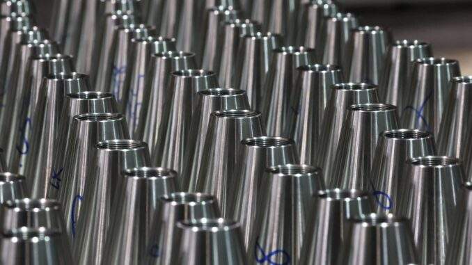 تحديات إمداد أوكرانيا بالقذائف المدفعية.. ماذا يحدث وراء الكواليس؟