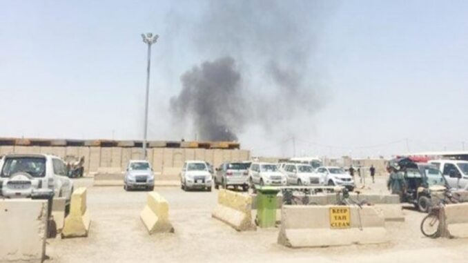 إصابة طائرة بأضرار بالغة بعد سقوط صواريخ على معسكر التاجي