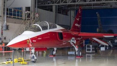 طائرة “حُر جيت” التركية تحلّق بقمرة قيادة محلية الصنع