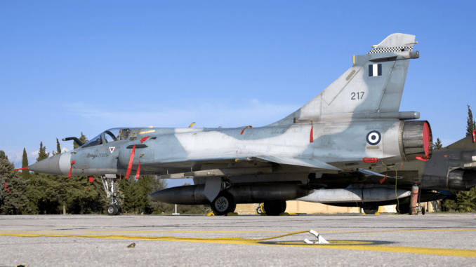 اليونان تعرض 18 طائرة “ميراج 2000” متقاعدة للبيع