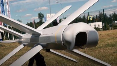 بالفيديو: الطائرة المسيرة الروسية “لانتسيت” تدمر قارباً عسكرياً أوكرانياً