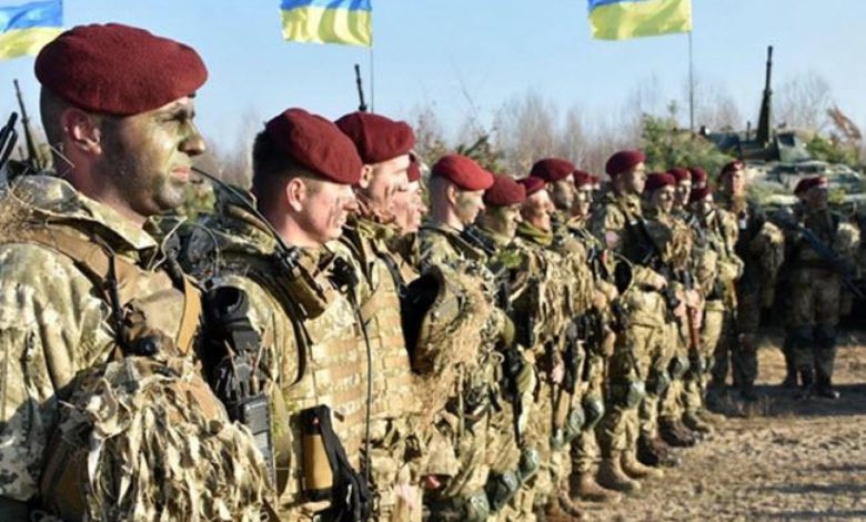 “نيويورك تايمز”: الأوكرانيين أفشلوا “المهمة الأولية” التي راهن الروس على تحقيقها من خلال العمليات العسكرية
