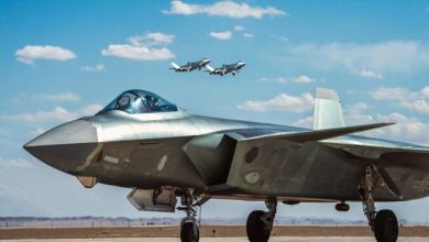 الصين تعرض طائرتها المقاتلة الشبحية “جيه-20” لأول مرة للجمهور (فيديو)