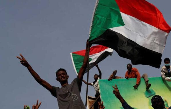 السودان.. ردود الفعل الدولية على “انقلاب” الجيش على الحكومة