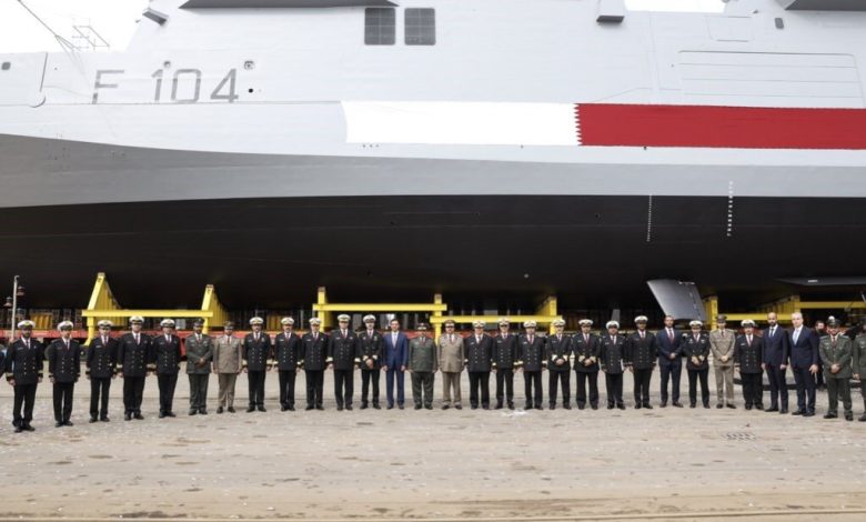 البحرية القطرية تدشن السفينة الحربية “سميسمة” (صور)